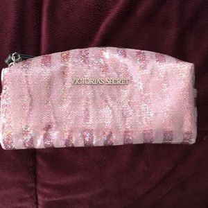 Cosmetic bag